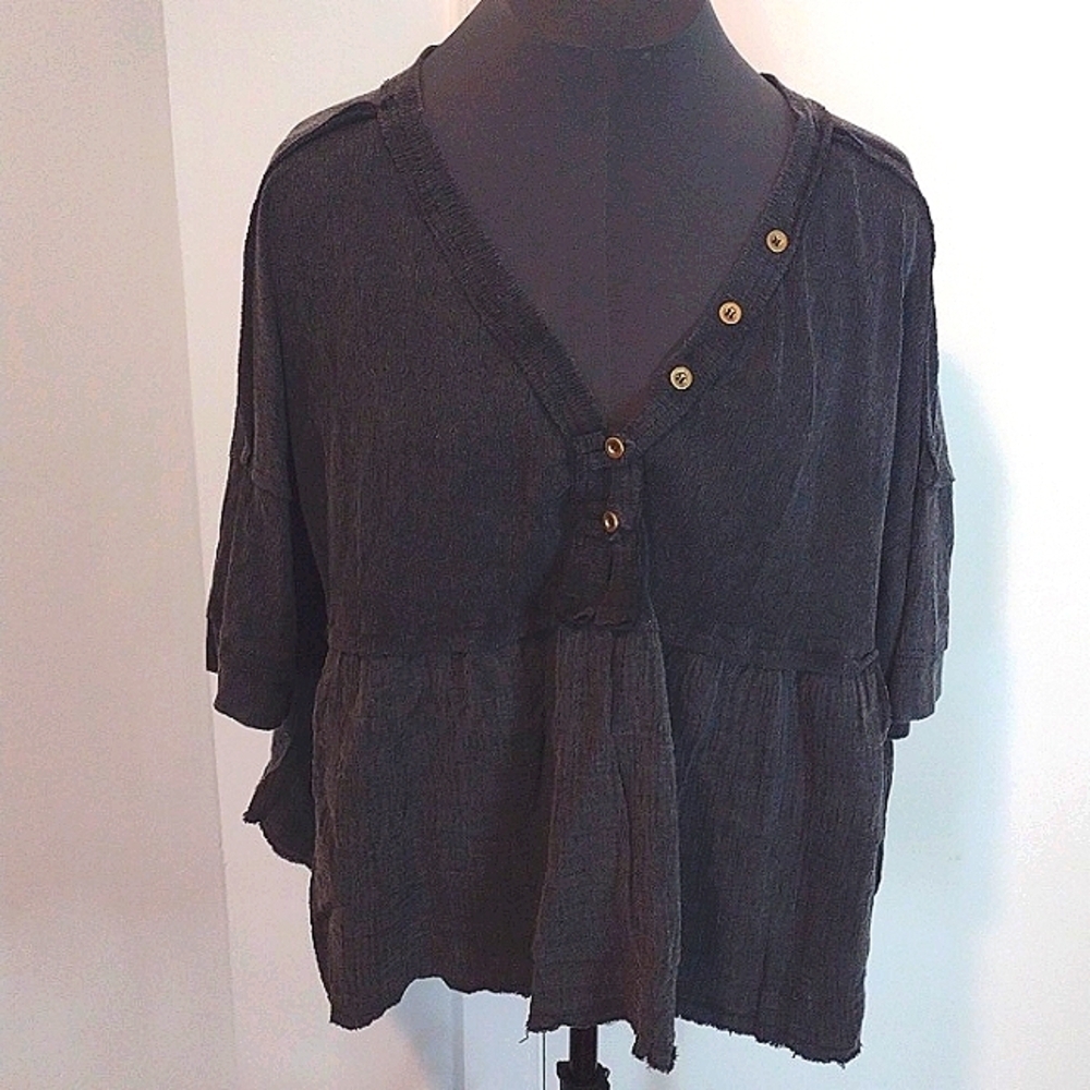 POL baby doll top with button closure size S